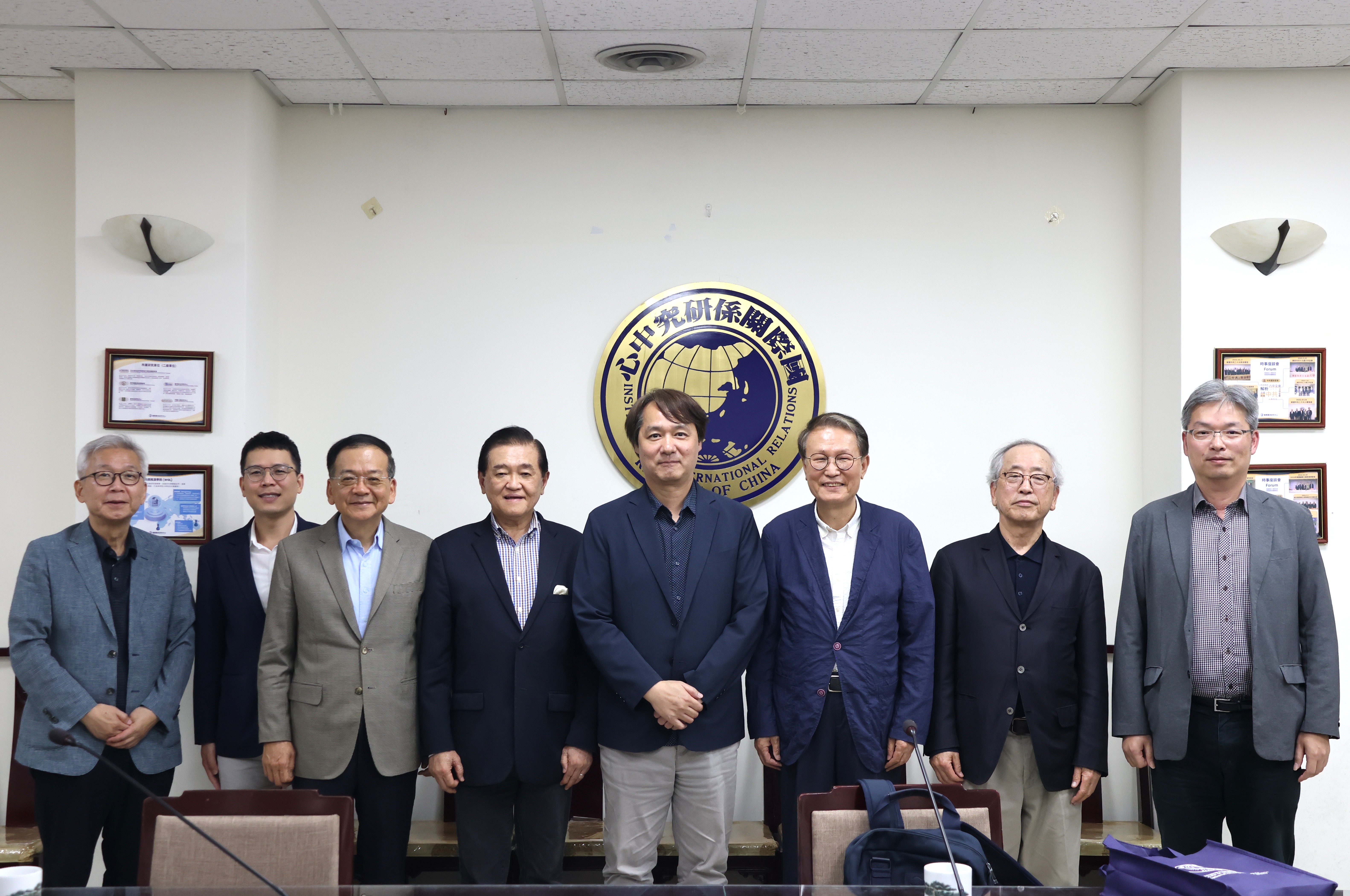 深化臺韓學術與實務對話：韓國外交前大使團訪問本中心交流